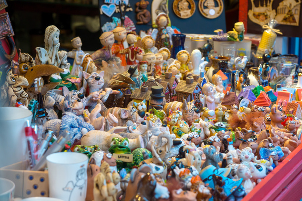 souvenirs hechos a mano en la Feria de Navidad
 - Foto, imagen