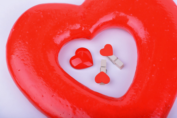 День святого Валентина красные сердца на белом фоне
 - Фото, изображение
