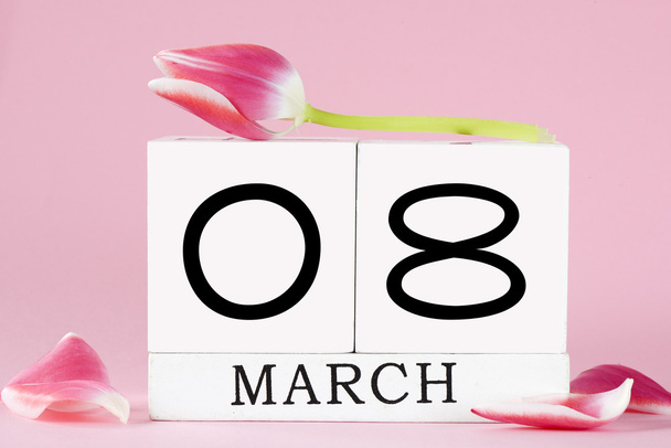 Frauentag mit Tulpenblüte - Foto, Bild