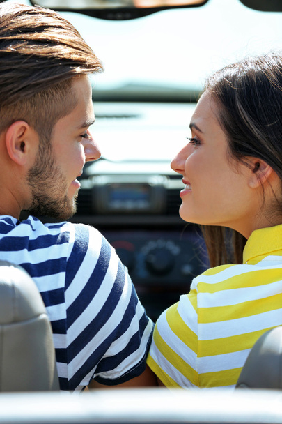 Couple in cabriolet car - Φωτογραφία, εικόνα