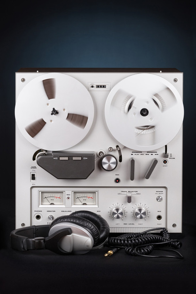 Analog Stereo Reel Tape Recorder Player
 - Фото, изображение