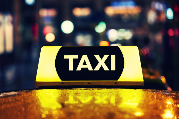 Taxi car at night - Valokuva, kuva