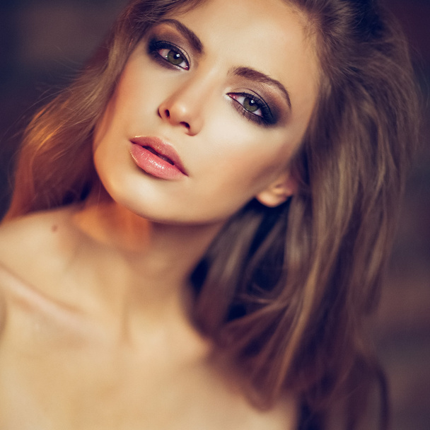 Portrait of a beautiful sensual sexy girl with long blond hair i - Foto, Imagen