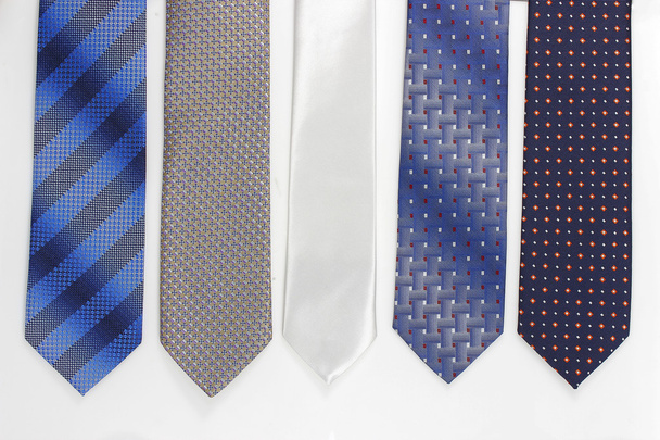 Gruppe von bunten Krawatten auf weiß - Foto, Bild