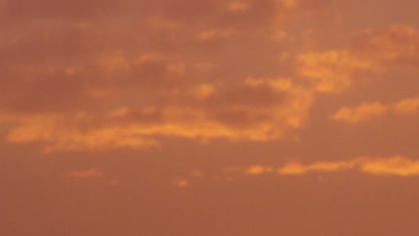 Orangefarbene Wolken bei Sonnenuntergang in Israel - Filmmaterial, Video