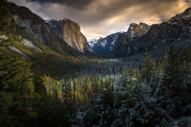 Vista del túnel, Parque Nacional Yosemite
 - Foto, Imagen