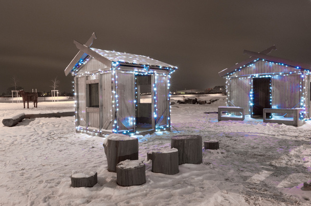 cabanas de madeira com luzes LED
 - Foto, Imagem