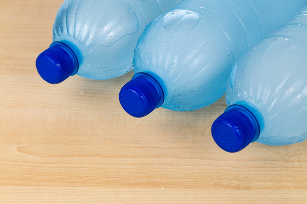 Freezing water in PET plastic bottle deemed an unhealthy practice - Zdjęcie, obraz