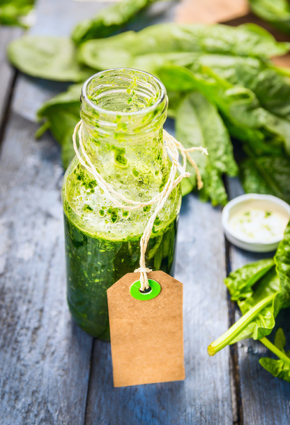 bottle of green smoothie - Foto, immagini