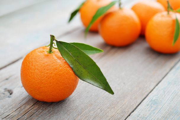 Tangerines with leaves - 写真・画像