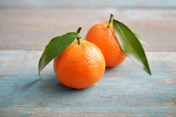 Tangerines with leaves  - Фото, зображення