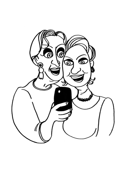 Две зрелые женщины смотрят на смартфон
 - Фото, изображение
