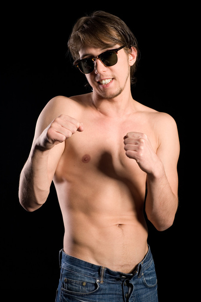 Man in the pose boxer - Fotografie, Obrázek
