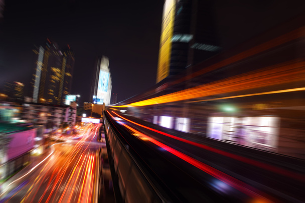 Absztrakt gyorsulás sebesség motion light Blur a vasút-égre éjjel (háttér) - Fotó, kép