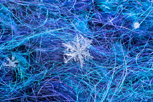 Macro snowflake crystals in a large increase - Foto, Bild