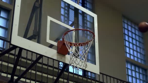 Close up of a missed basketball shot. - Πλάνα, βίντεο