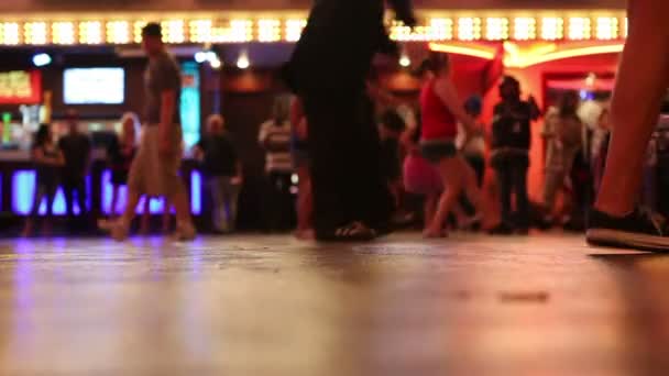 táncosokról a táncparketten - Felvétel, videó