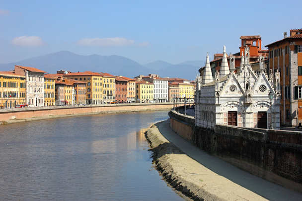Pisa Riverside View with the church Santa Maria della Spina - Fotografie, Obrázek