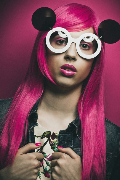 Beautiful fashion model  with pink hair - Fotoğraf, Görsel