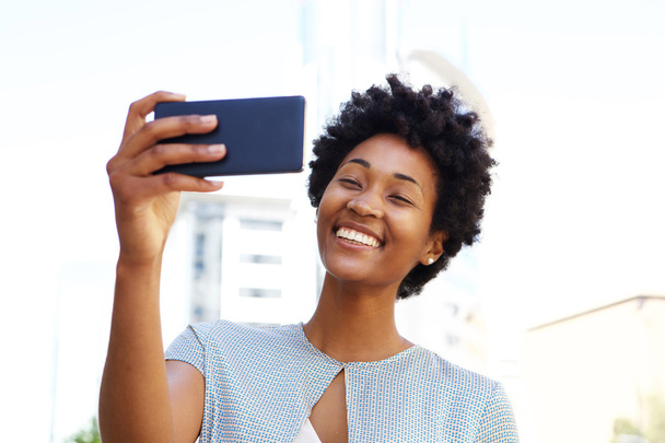 mulher tomando uma selfie - Foto, Imagem