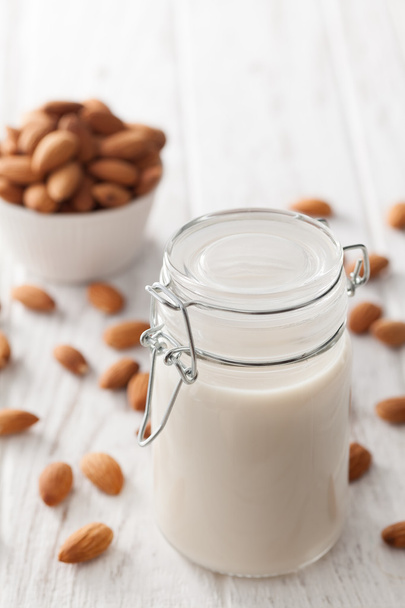 manteli maito orgaaninen terve pähkinä vegaani kasvissyöjä juoma
 - Valokuva, kuva