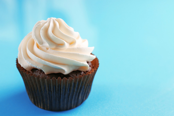 Chocolate cupcake with cream - Foto, Imagem