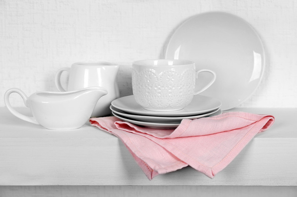 Tableware with pink napkin - Φωτογραφία, εικόνα