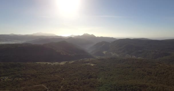 4k anténa, let nad stromy, lesy a kopce, Andalusie, Španělsko - Záběry, video