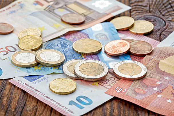 Банкноты и монеты евро
 - Фото, изображение