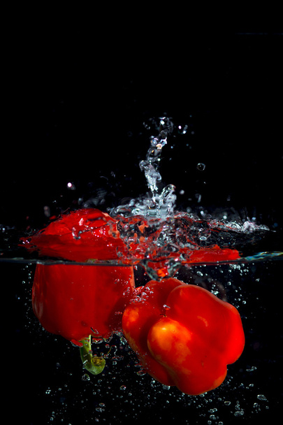 Pepper in water - Foto, Imagen