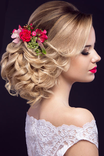 beautiful blond girl  in image of the bride with purple flowers on her head. Beauty face. - Fotoğraf, Görsel