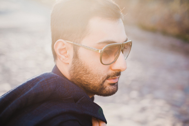 young man with beard and sunglasses - Fotoğraf, Görsel