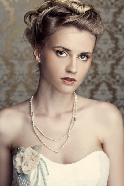 Portrait of the young beautiful bride - Fotó, kép