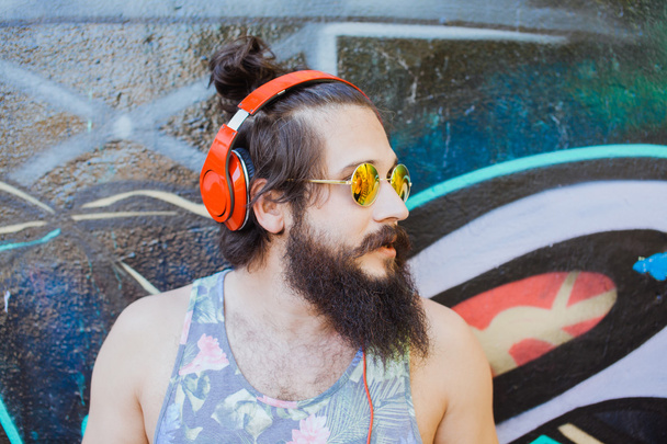guy with  listening  music with headphones - Fotoğraf, Görsel