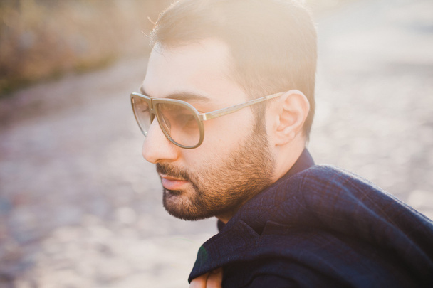 young man with beard and sunglasses - Fotoğraf, Görsel
