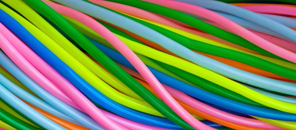 Цветные пластиковые кабели
 - Фото, изображение