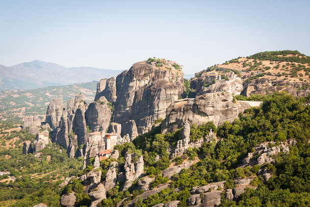 monastery and rocks of Meteora, greece - Foto, afbeelding