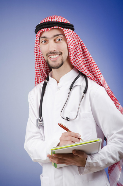 Arabski lekarz w studio strzelanina - Zdjęcie, obraz