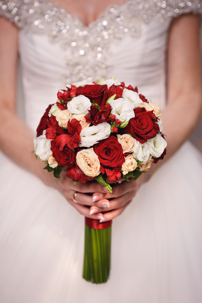 The bride with wedding bouquet - Zdjęcie, obraz