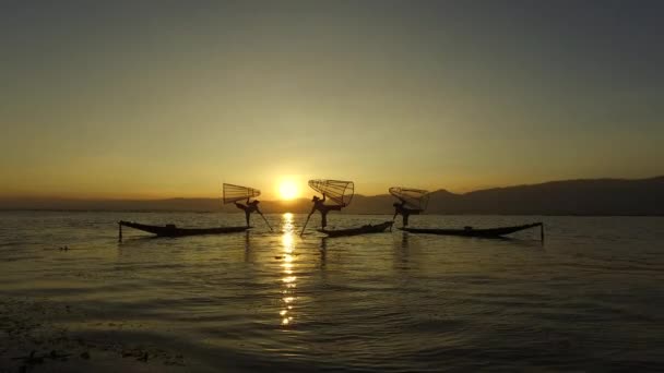 Fishermen's silhouettes, Inle Lake - Imágenes, Vídeo