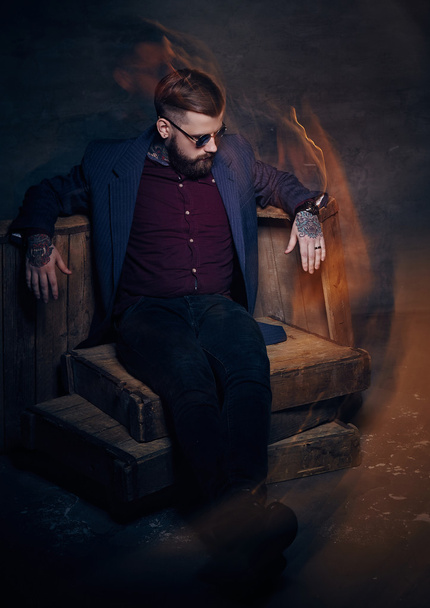 Модный бородатый мужчина
 - Фото, изображение