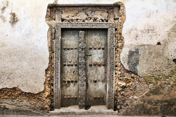 Старі дерев'яні двері на Кам'яне місто - Фото, зображення