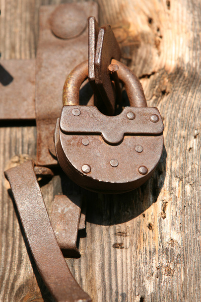 Vintage rusted padlock - Valokuva, kuva