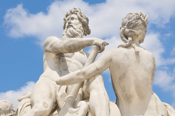 Статуя Зевса в Париже
 - Фото, изображение