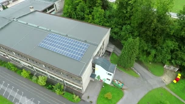 Solar dach na szkoły - Materiał filmowy, wideo