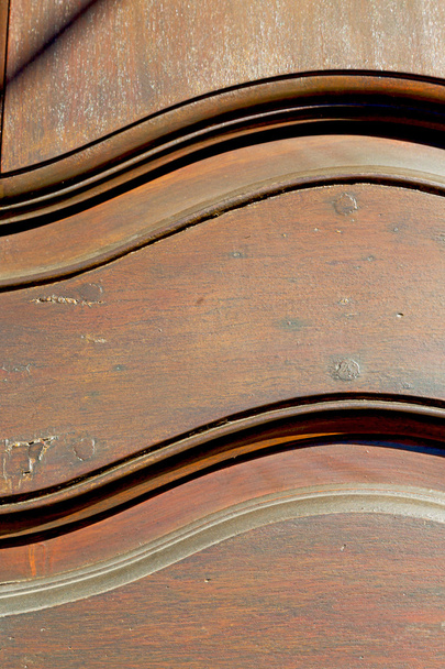 in italy   of a  wooden  door and   - Foto, Bild
