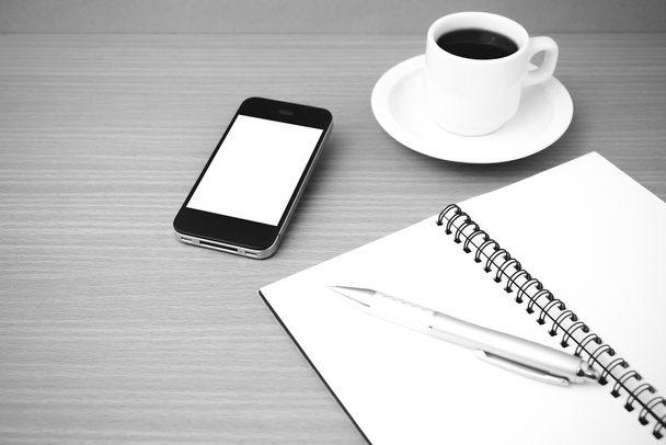 coffee cup and phone and notepad - Valokuva, kuva