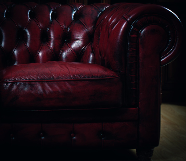 Classic Red leather armchair - Φωτογραφία, εικόνα