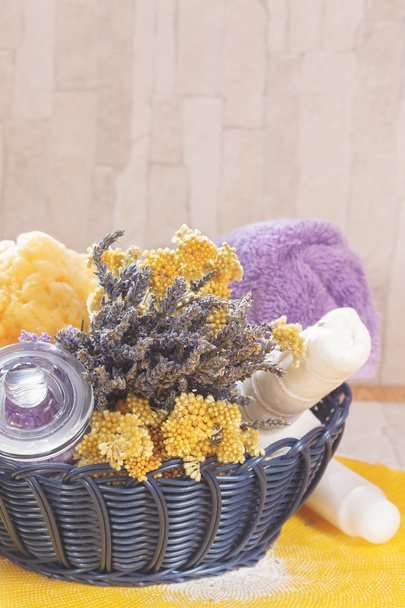 Natural spa treatment with lavender and helichrysum (immortelle) - Foto, afbeelding