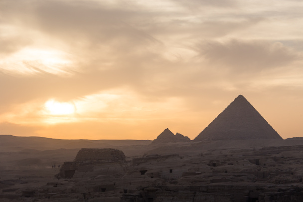 L'Egypte. Le Caire - Gizeh. Vue générale des pyramides  - Photo, image
